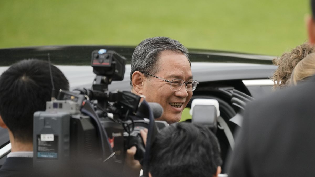 „Vítejte v KLDR.“ Čínská hra na otázky premiérovi skončila
